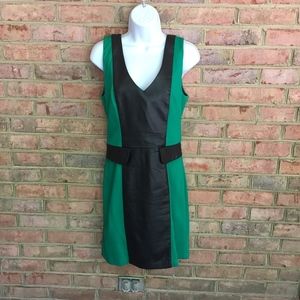 XOXO Kelly Green Bodycon Dress w/Faux black Leather, V-neck, sleeveless Sz 9/10